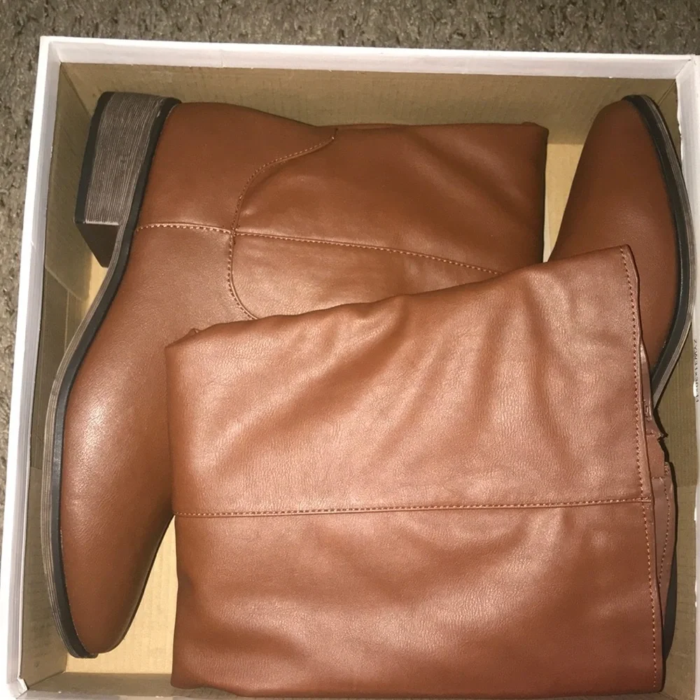Boots - Picture 1 of 9